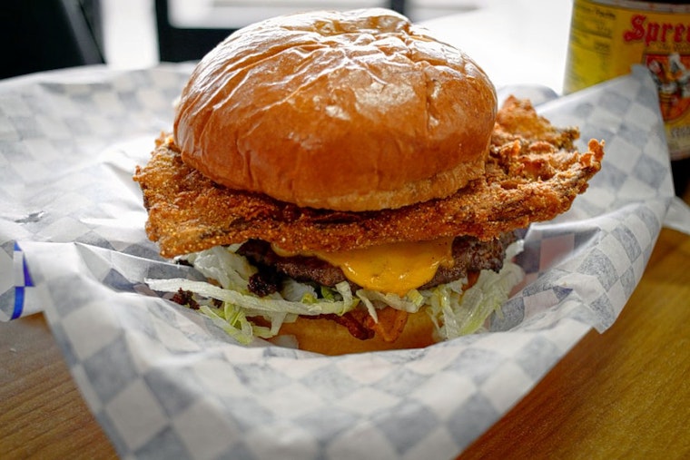 Phoenix's 3 top spots to score burgers and dogs, without breaking the bank