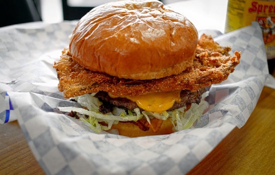 Phoenix's 3 top spots to score burgers and dogs, without breaking the bank