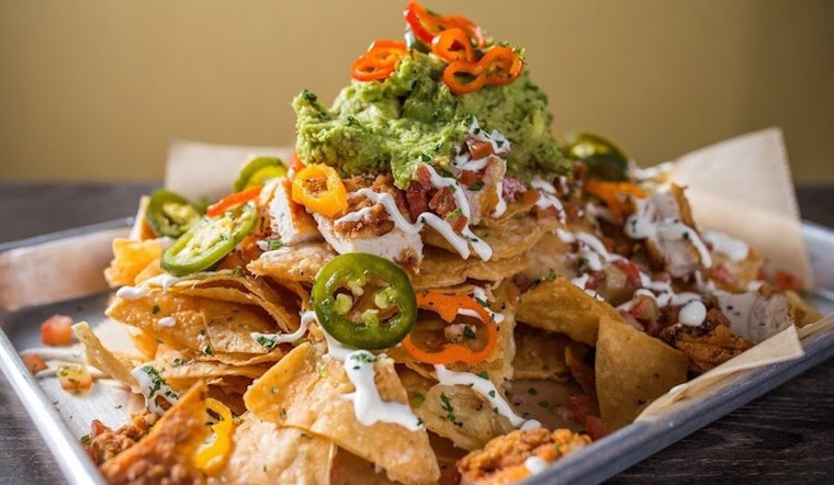 Lincoln Park sports bar has it all: Darts, frozen cocktails & deep-fried Oreos