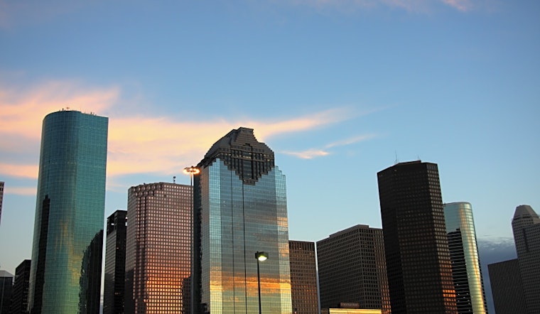 Top Houston news: Fake dentists treated patients without licenses; fire does damage in Alief; more
