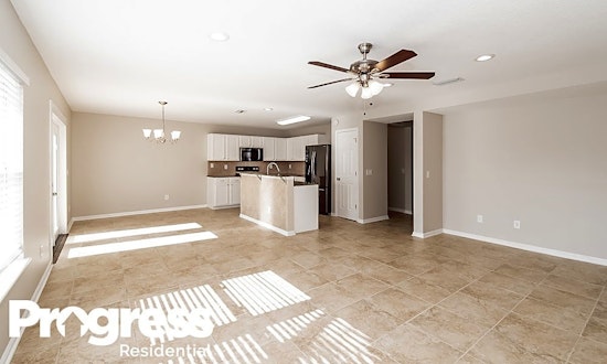 What apartments will $1,600 rent you in Chimney Lakes, this month?
