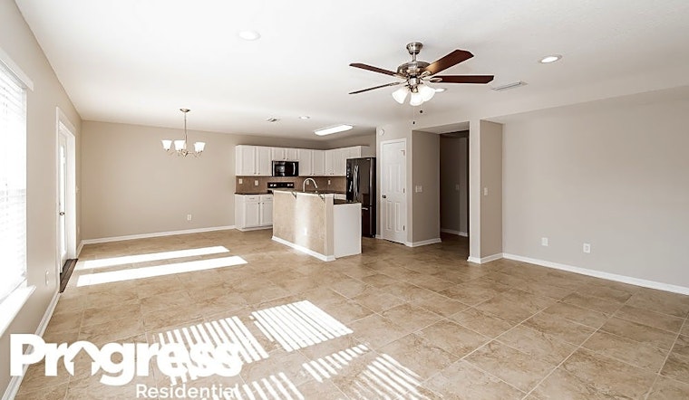 What apartments will $1,600 rent you in Chimney Lakes, this month?
