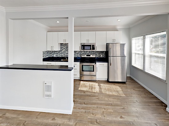 6 affordable Oakland listings with laundry, parking & more