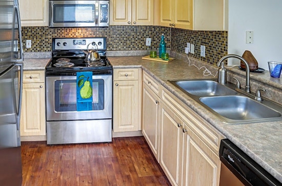 What apartments will $1,400 rent you in Oakley, today?