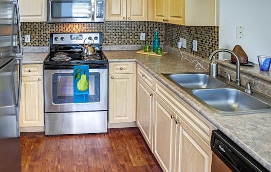 What apartments will $1,400 rent you in Oakley, today?