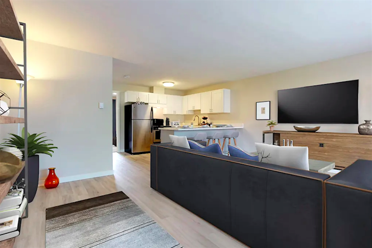 What apartments will $1,600 rent you in Lake City, right now?