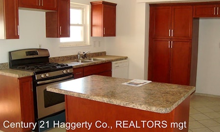 What apartments will $1,000 rent you in Northeast El Paso, today?