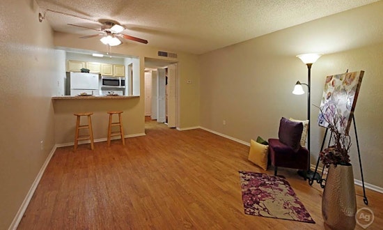 What apartments will $1,000 rent you in Lake Frendrica, this month?