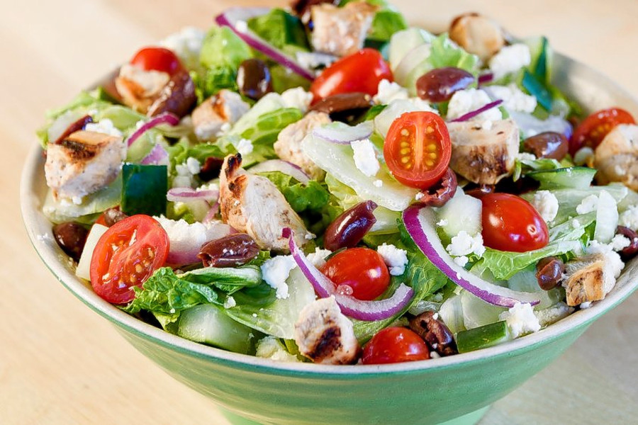 5 top spots for salads in Aurora