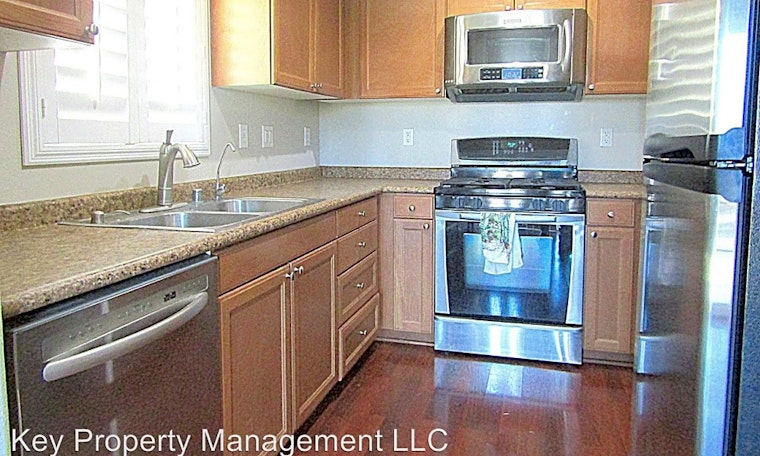 What apartments will $1,400 rent you in Centennial Hills, this month?