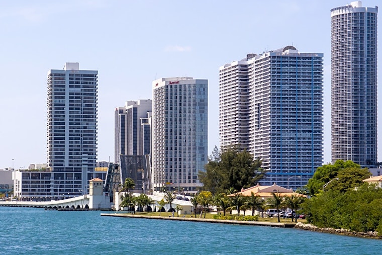 Top Miami news: Endangered bats thrive in abandoned buildings; police officer injured in crash; more