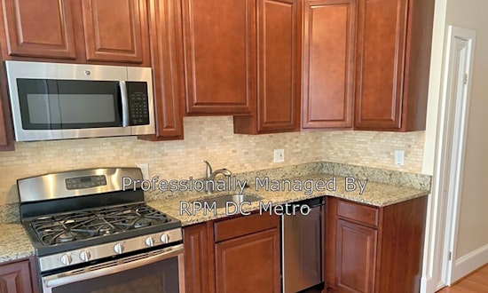 What apartments will $3,100 rent you in Capitol Hill, right now?