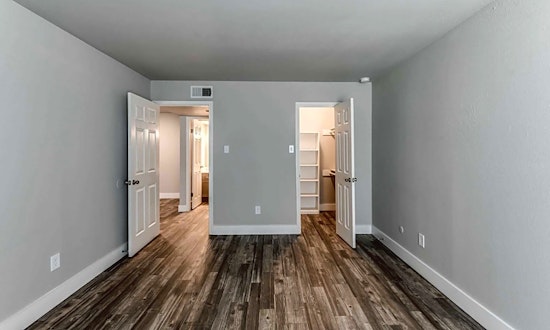 What apartments will $1,200 rent you in Westchase, today?