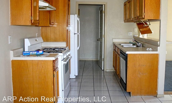 What apartments will $700 rent you in Northeast El Paso today?