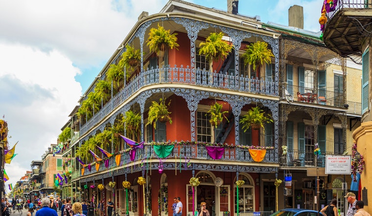Escape to New Orleans: Your low fare flight forecast from LA to NOLA