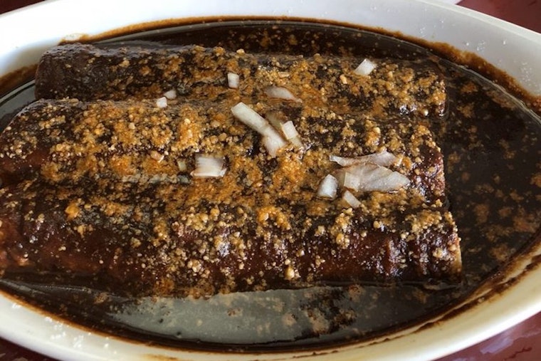 Compadres77 brings classic Mexican fare to Forest Hills