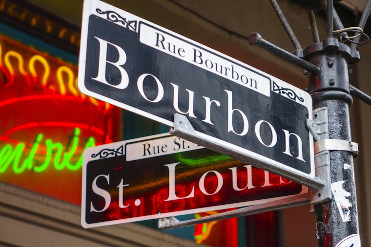 Escape to NOLA: Your low fare flight forecast from Houston to New Orleans