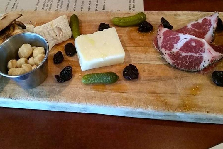 Your guide to the 3 most popular spots in Charlotte's Governor's Square neighborhood