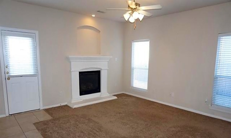 Budget apartments for rent in the Villages of Woodland Springs, Fort Worth