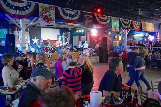 Get acquainted with Fort Worth's 3 favorite budget-friendly music venues