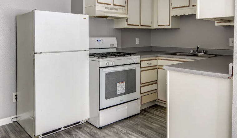 What apartments will $800 rent you in South San Pedro, today?