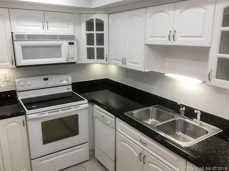 The cheapest apartments for rent in southwest Coconut Grove, Miami
