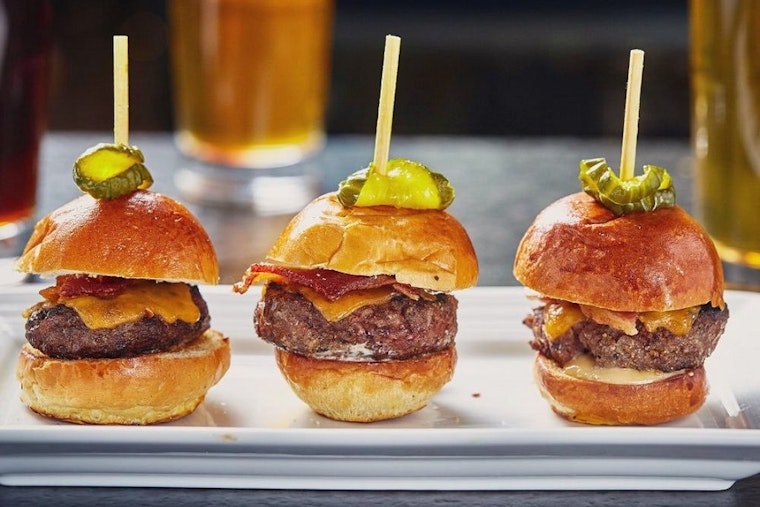 Pinstripes brings New American fare to Greenway