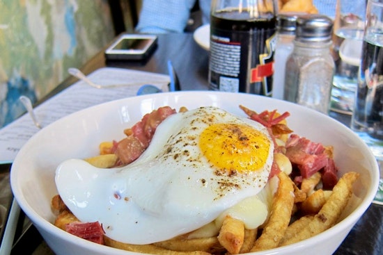 Explore the 5 top spots in Chicago's Wrightwood Neighbors neighborhood