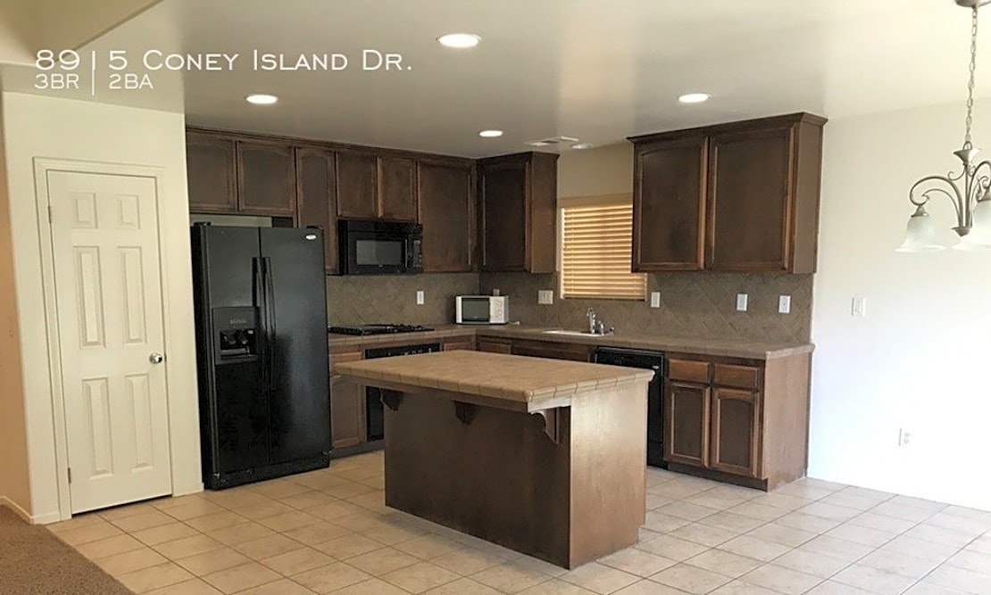 Apartments for rent in Bakersfield: What will $1,600 get you?