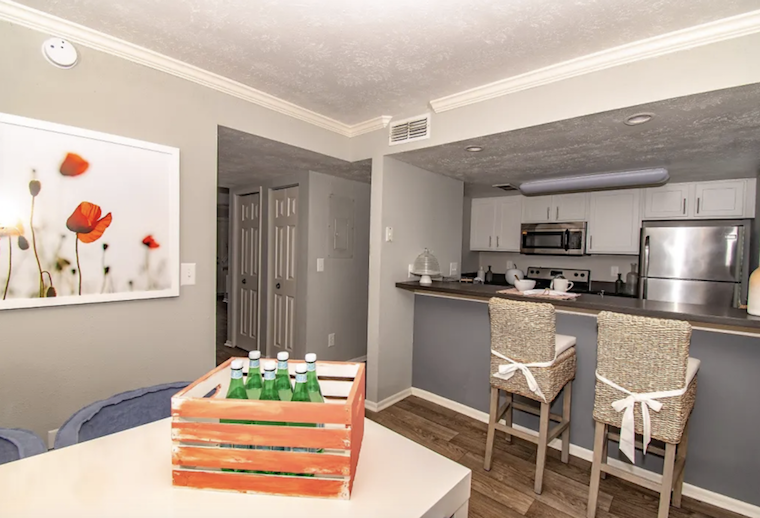 What apartments will $1,100 rent you in Baymeadows, today?