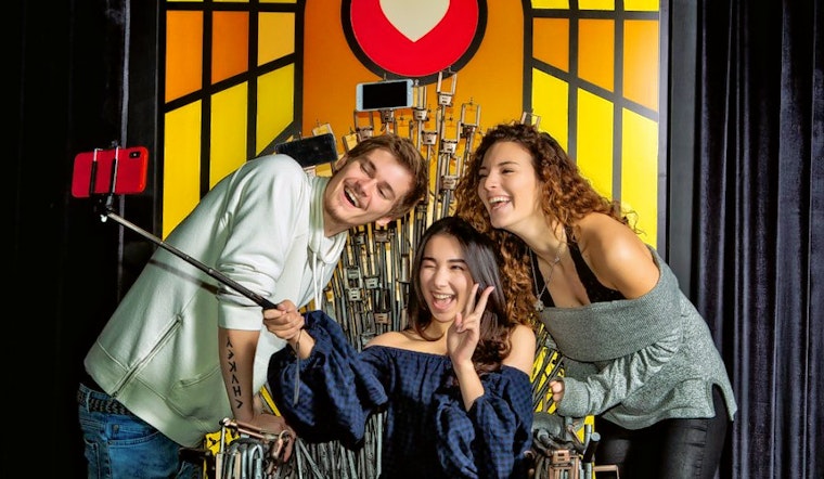 Know thy selfie at the new Glendale pop-up museum
