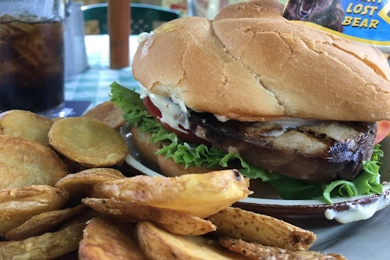 Explore the 3 most popular spots in Portland's Oakdale neighborhood