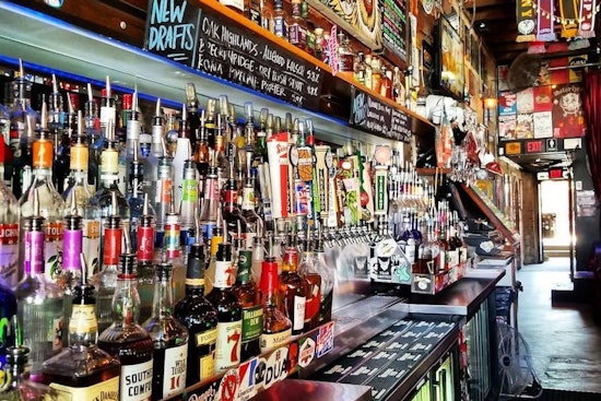 Explore the 4 best affordable bars in Dallas