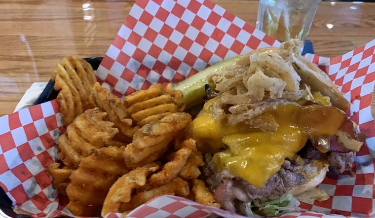 Hawthorne and Picture Hills gets a new sports bar: Backstop Bar and Grill KC