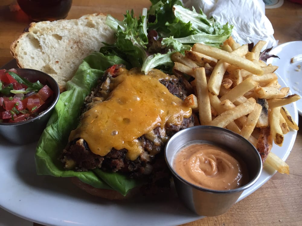 Craving burgers? Here are Philadelphia's top 5 options