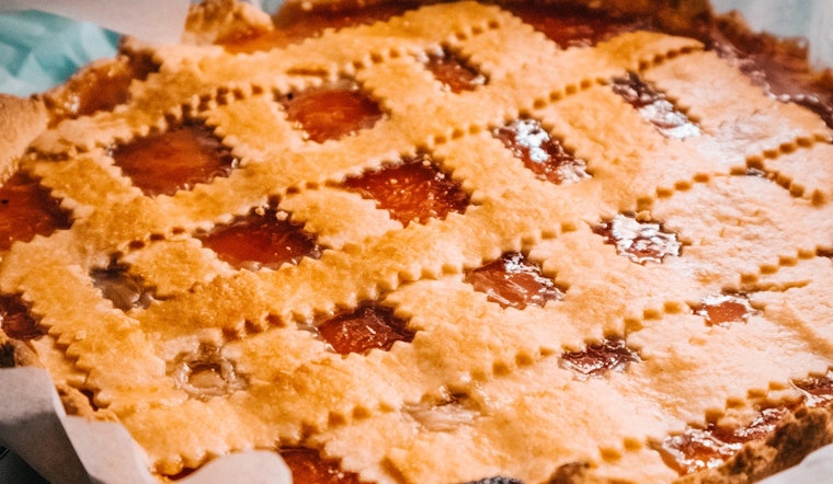 Top Austin news: 'New' Apple plant opened in 2013; mom bakes pies for foundation; more