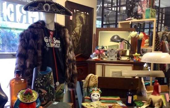 Top antique outlets in St. Louis