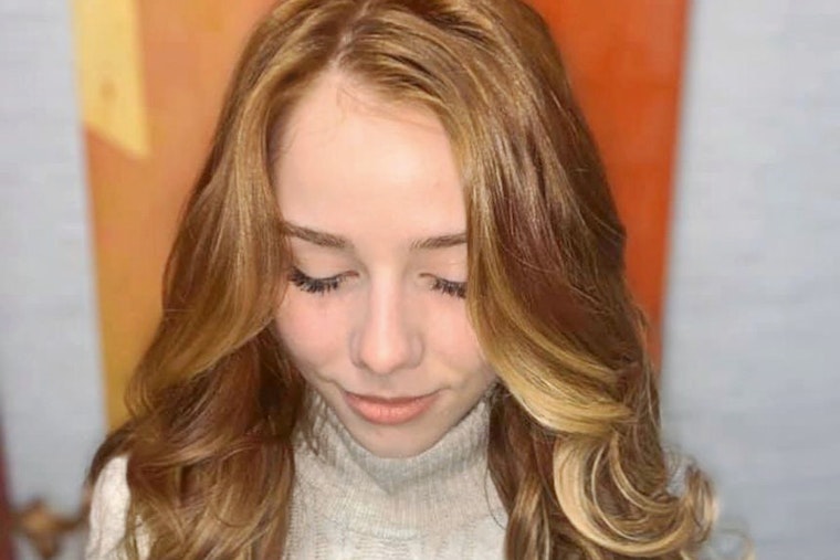 New hair salon 6th & Mane now open in Camelback East