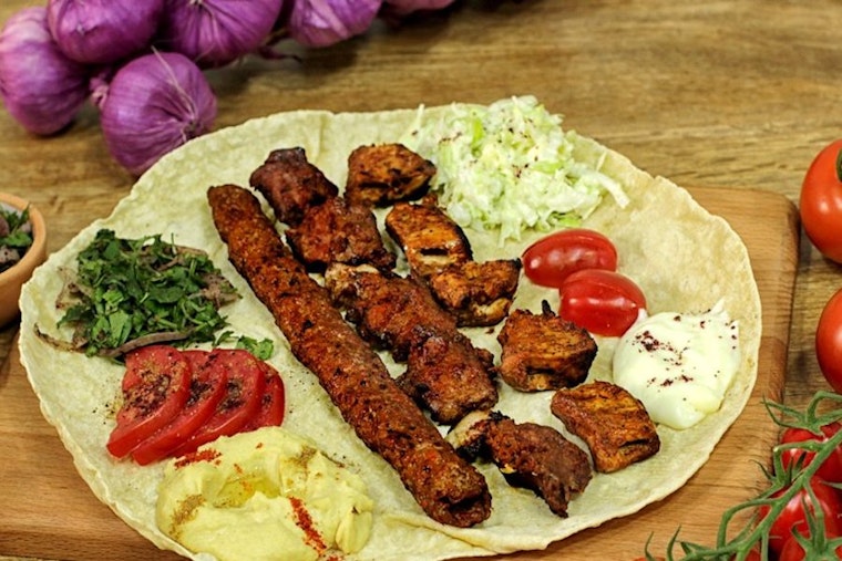 Lebanon Shawarma debuts in Glendale with wraps, burgers and more