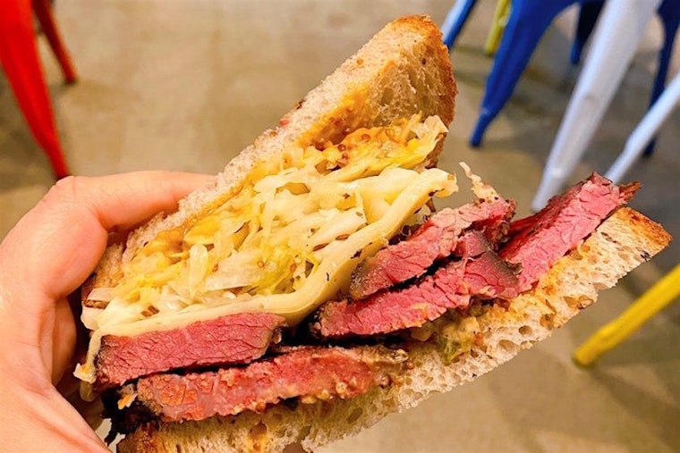 New deli Schmaltzy’s Delicatesson now open in Ballard