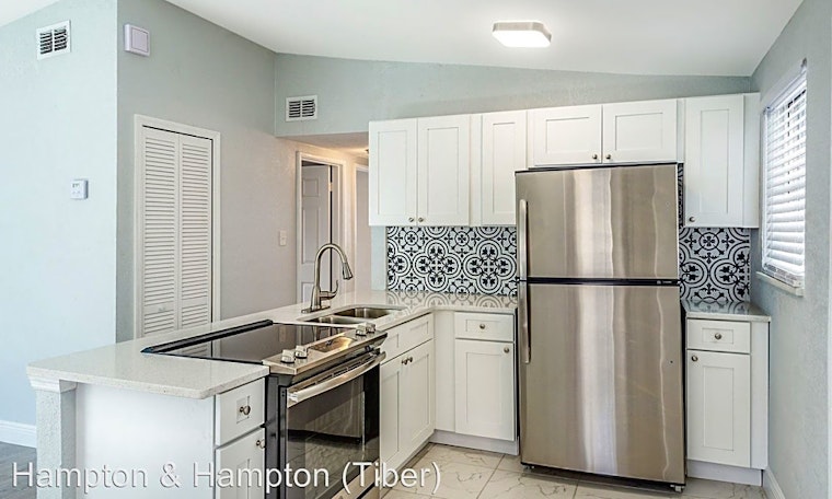 What apartments will $1,600 rent you in Old Seminole Heights, this month?