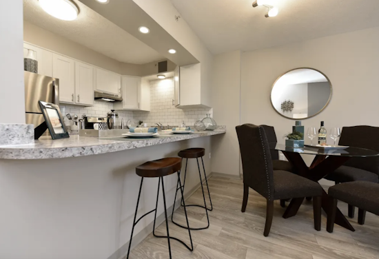 What apartments will $800 rent you in Bashford Manor, right now?