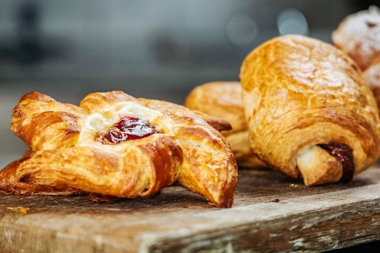 Hale gets a new cafe: Frank and Roze