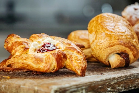 Hale gets a new cafe: Frank and Roze