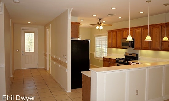 What apartments will $1,600 rent you in Anthem, right now?