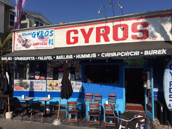 Check out the 3 most popular spots for food and drink in Mission Beach