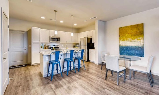 Apartments for rent in Aurora: What will $2,400 get you?