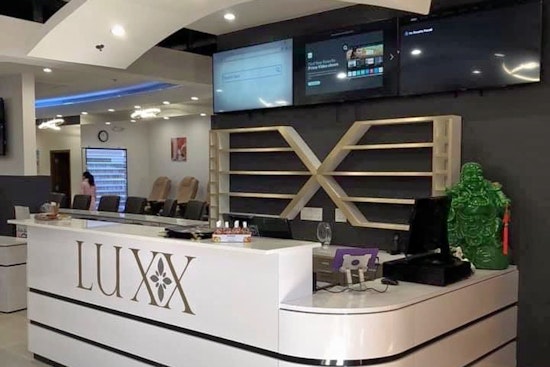 New Luxx Nails Bar now open