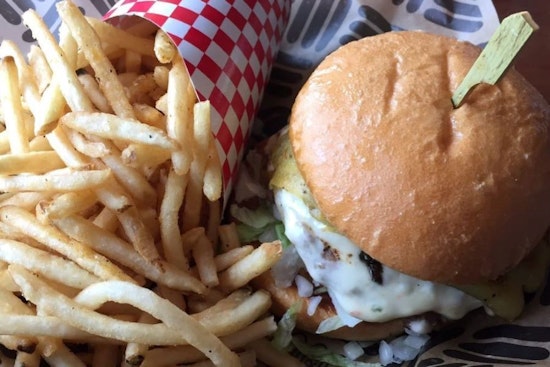 Indianapolis' 5 favorite spots for budget-friendly burgers
