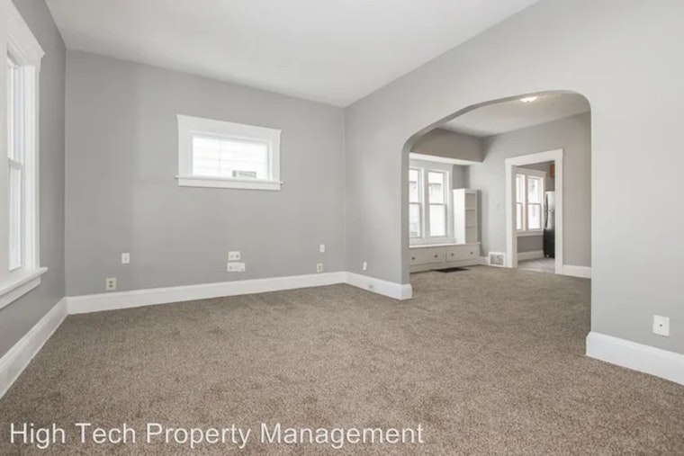 What apartments will $800 rent you in West Boulevard, this month?